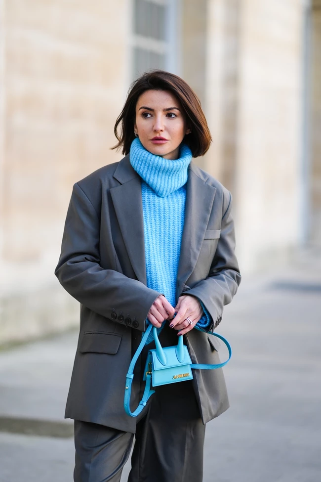 oversized turtleneck