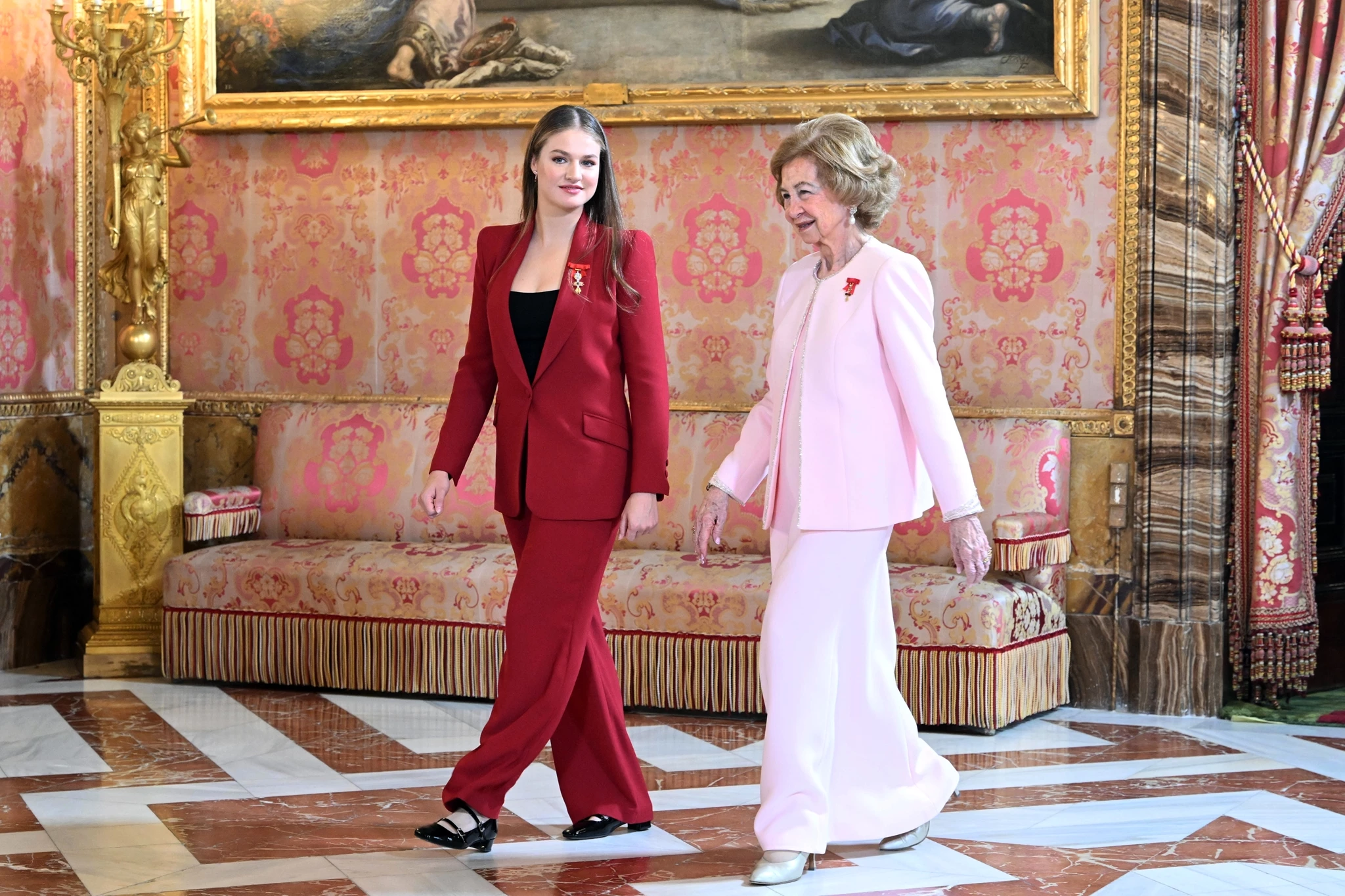 Η αναπάντεχη κίνηση της βασίλισσας Σοφίας στη Letizia κατά τη διάρκεια της απονομής του Τάγματος του Χρυσόμαλλου Δέρατος