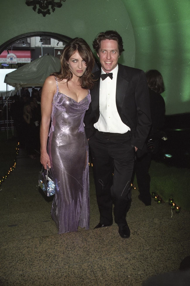 Kylie Jenner | Στο πλευρό του Timothee Chalamet με το vintage Vercace της Elizabeth Hurley