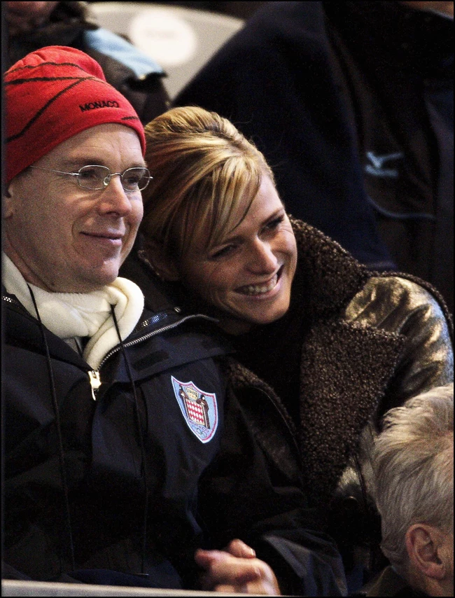 Throwback | Όταν ο πρίγκιπας Αλβέρτος και η πριγκίπισσα Charlene πραγματοποιήσαν την πρώτη τους δημόσια εμφάνιση στους Ολυμπιακούς Αγώνες του 2006