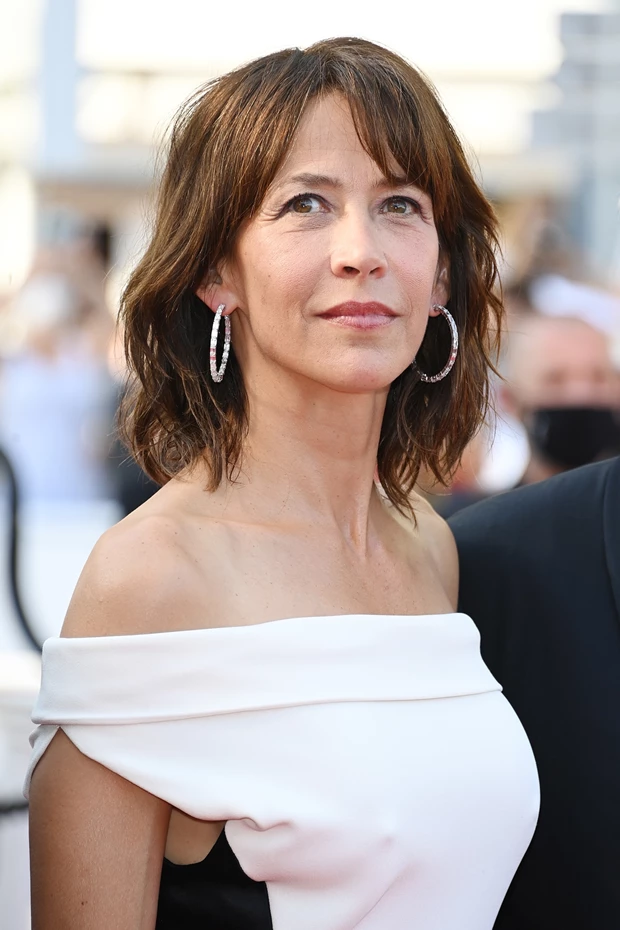 "Μείον 2 κιλά τις πρώτες εβδομάδες": Η μέθοδος αδυνατίσματος της Sophie Marceau για να παραμένει σε φόρμα μετά τα 50