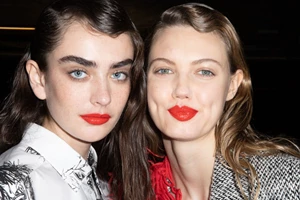 3 γιορτινά μακιγιάζ για εσάς που δεν αγαπάτε το glitter