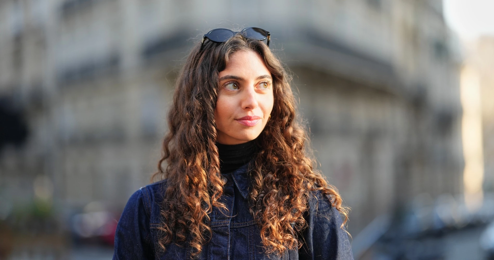 Πριν τον Ύπνο | Η κίνηση-ματ που θα σας χαρίσει ξεκούραστο βλέμμα το επόμενο πρωί