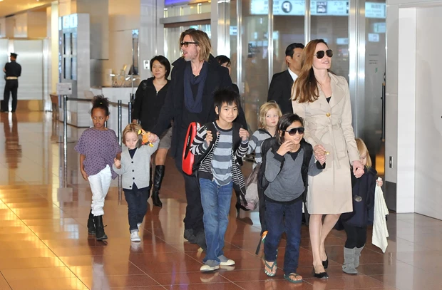 Angelina Jolie | Τι απέγιναν τα 6 παιδιά της που δεν θέλουν να φέρουν το επίθετο του Brad Pitt;