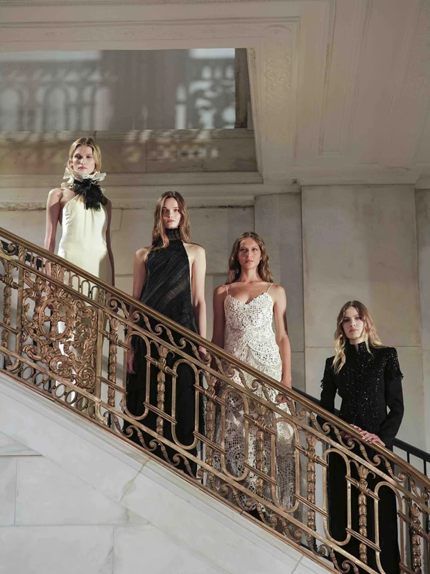 "Modern Romantics" | Η συλλογή Ralph Lauren Fall 2025 εμπέεται από τις ανεξάρτητες γυναίκες