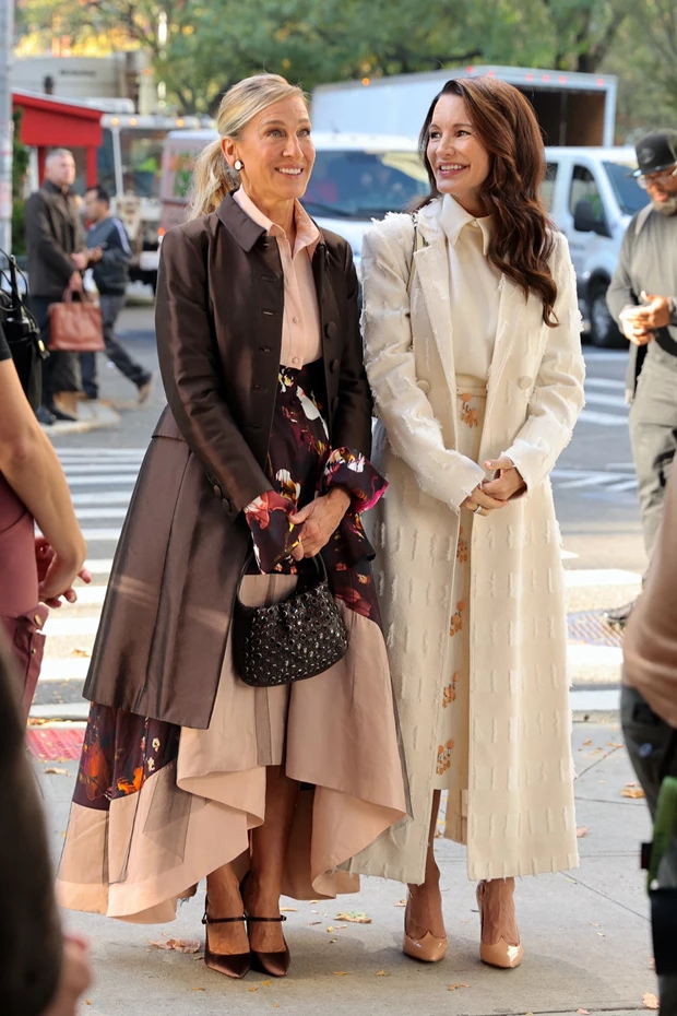 Sarah Jessica Parker and Kristin Davis are seen on the set of "And Just Like That"