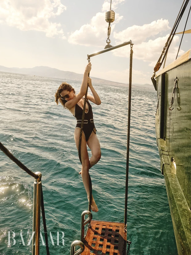 Γυναικεία μόδα Attitude Harper's Bazaar Greece Aug 2026