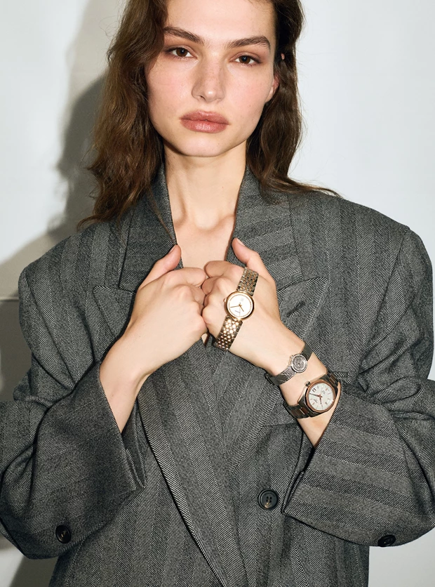 Editorial μόδας ρολόγια Harpers Bazaar Nov2025