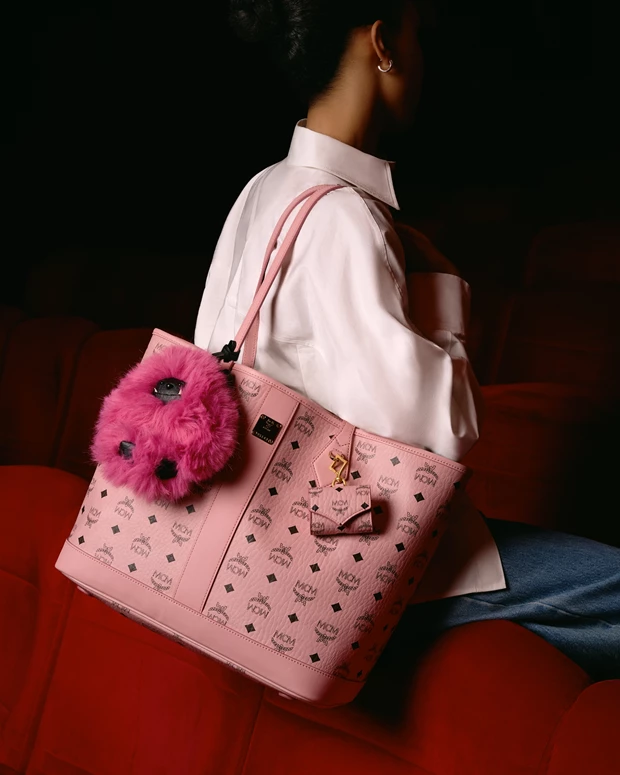 Projections of Love | Μια ιστορία για του Αγίου Βαλεντίνου από τη MCM