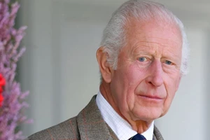 Βασιλιάς Κάρολος - Καμίλα | Πού θα γιορτάσουν την 20ή επέτειο του γάμου τους