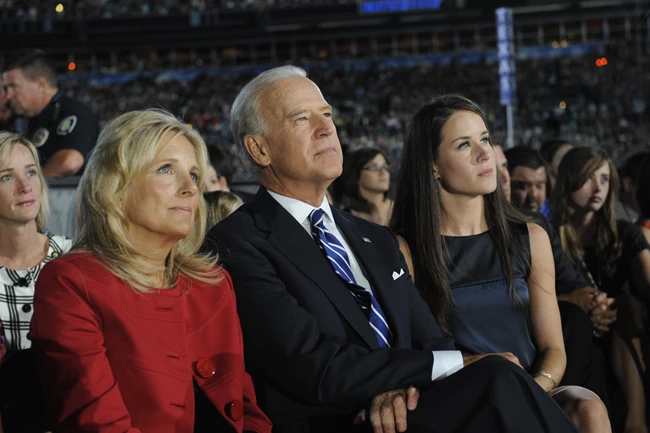 Ashley Biden | Η κόρη του Joe Biden είναι ακτιβίστρια, λατρεύει τη μόδα και έχει ήδη γίνει viral για τον τρόπο που χορεύει