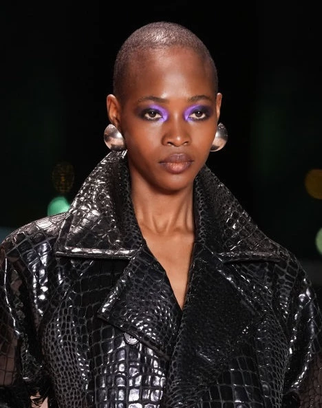 Το FW22-23 show του οίκου Saint Laurent ήταν μια παρέλαση ανατρεπτικών makeup looks