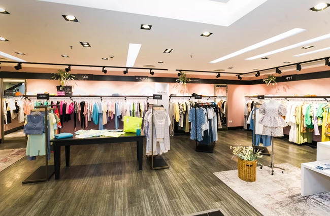 Τα νέα corners του 5ου ορόφου, GUESS ACTIVE, Selected Femme, NAKD, Ninety Percent, MYT