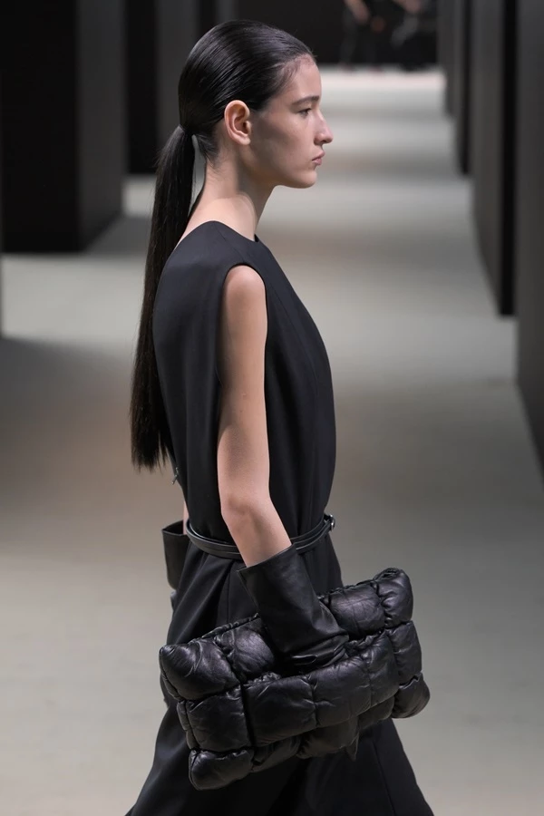 NYFW SS25 | Οι μεγαλύτερες τάσεις ομορφιάς στο catwalk