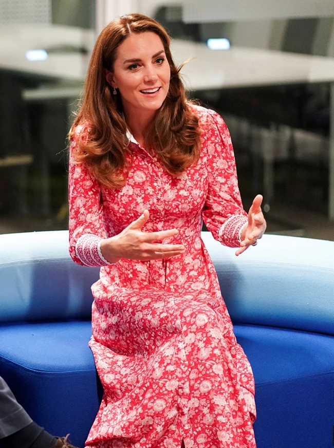 Η Kate Middleton φόρεσε ένα ζευγάρι οικονομικά σκουλαρίκια, που κάθε γυναίκα πρέπει να έχει στη συλλογή της