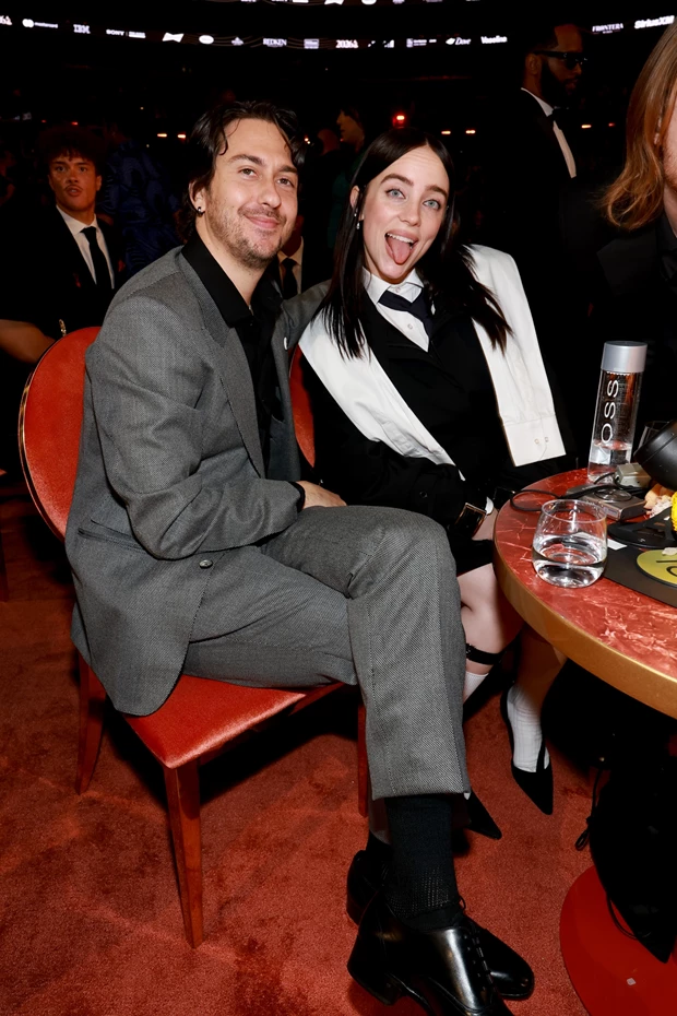 Billie Eilish | H πρώτη κοινή εμφάνιση με τον σύντροφό της στα βραβεία Grammy 2026
