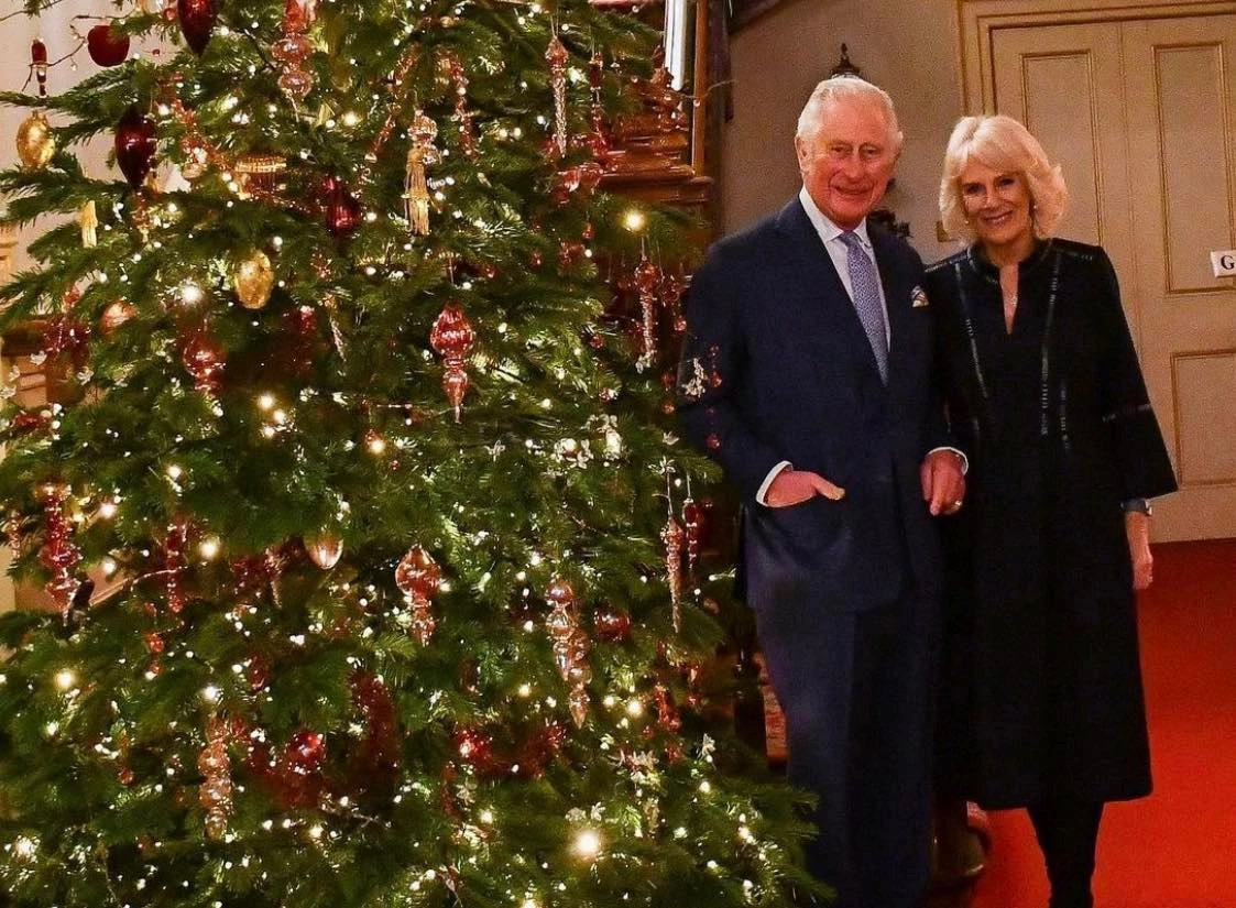 Καμίλα Πάρκερ | Το ξεχωριστό χριστουγεννιάτικο δώρο που χάρισε στα εγγόνια της