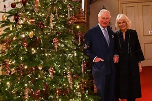 Καμίλα Πάρκερ | Το ξεχωριστό χριστουγεννιάτικο δώρο που χάρισε στα εγγόνια της