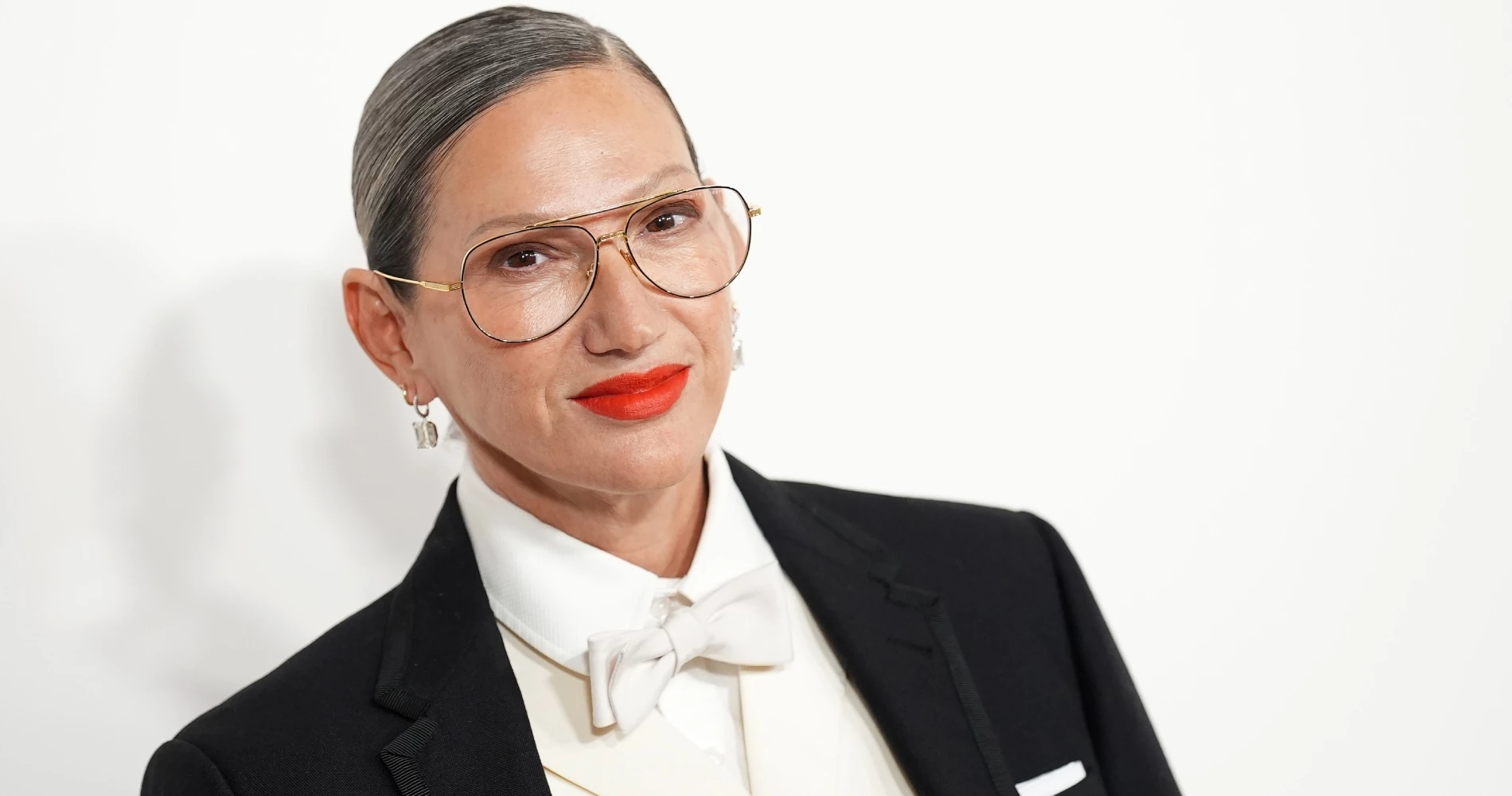 Το έξυπνο κόλπο για να μειώσετε το οίδημα στα μάτια σε 10 μόλις λεπτά