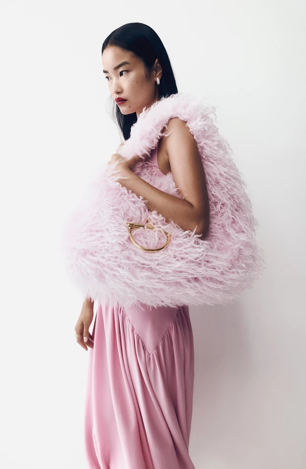 Editorial Μόδας: Must - Haves τεύχος Νοεμβρίου 2025 Harper's Bazaar Greece