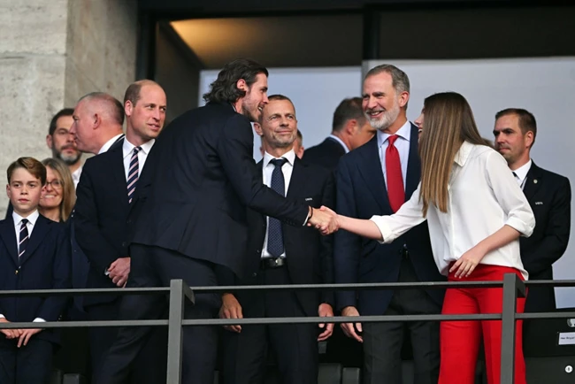 Infanta Sofia | Η stylish εμφάνισή της στον τελικό του Euro 2024
