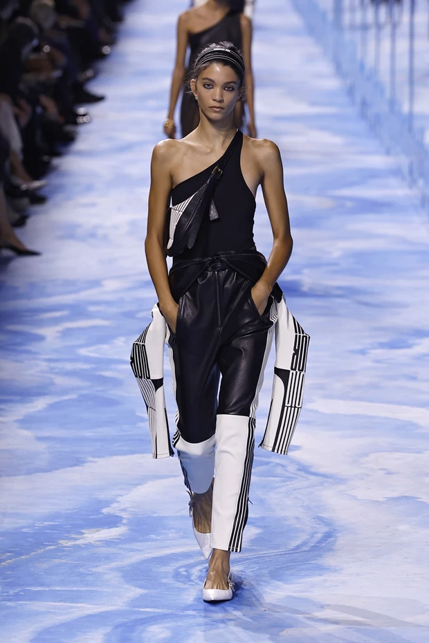 H τάση των track pants στη μόδα του 2025