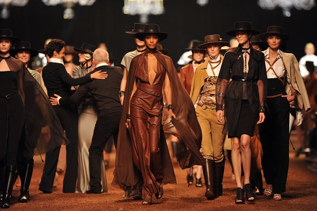 2010 Horses At Hermès