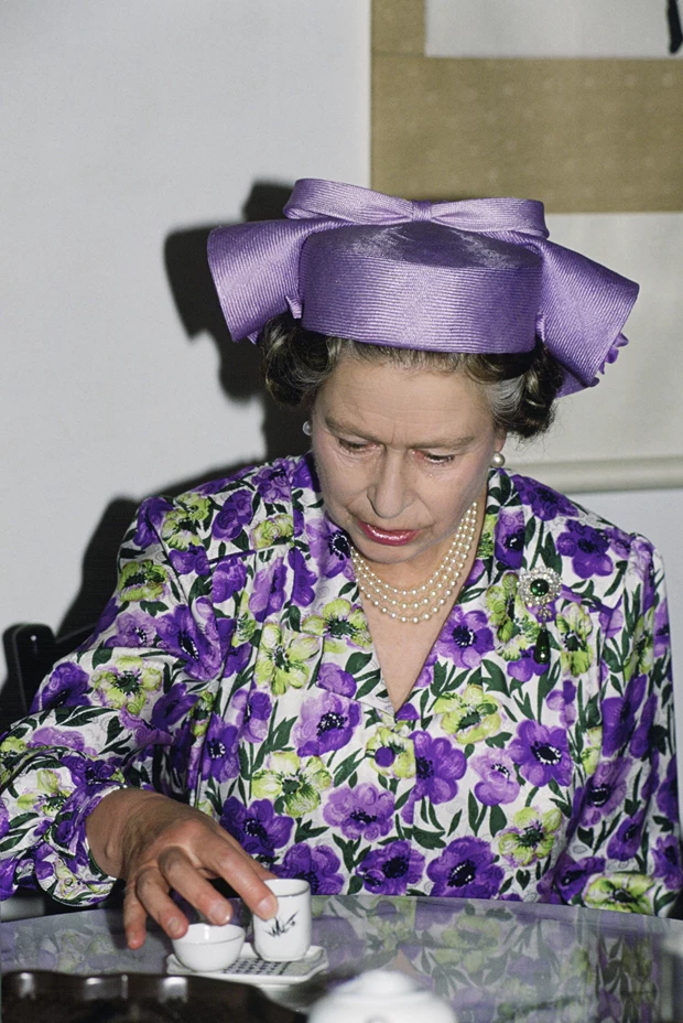 Royals drinking tea