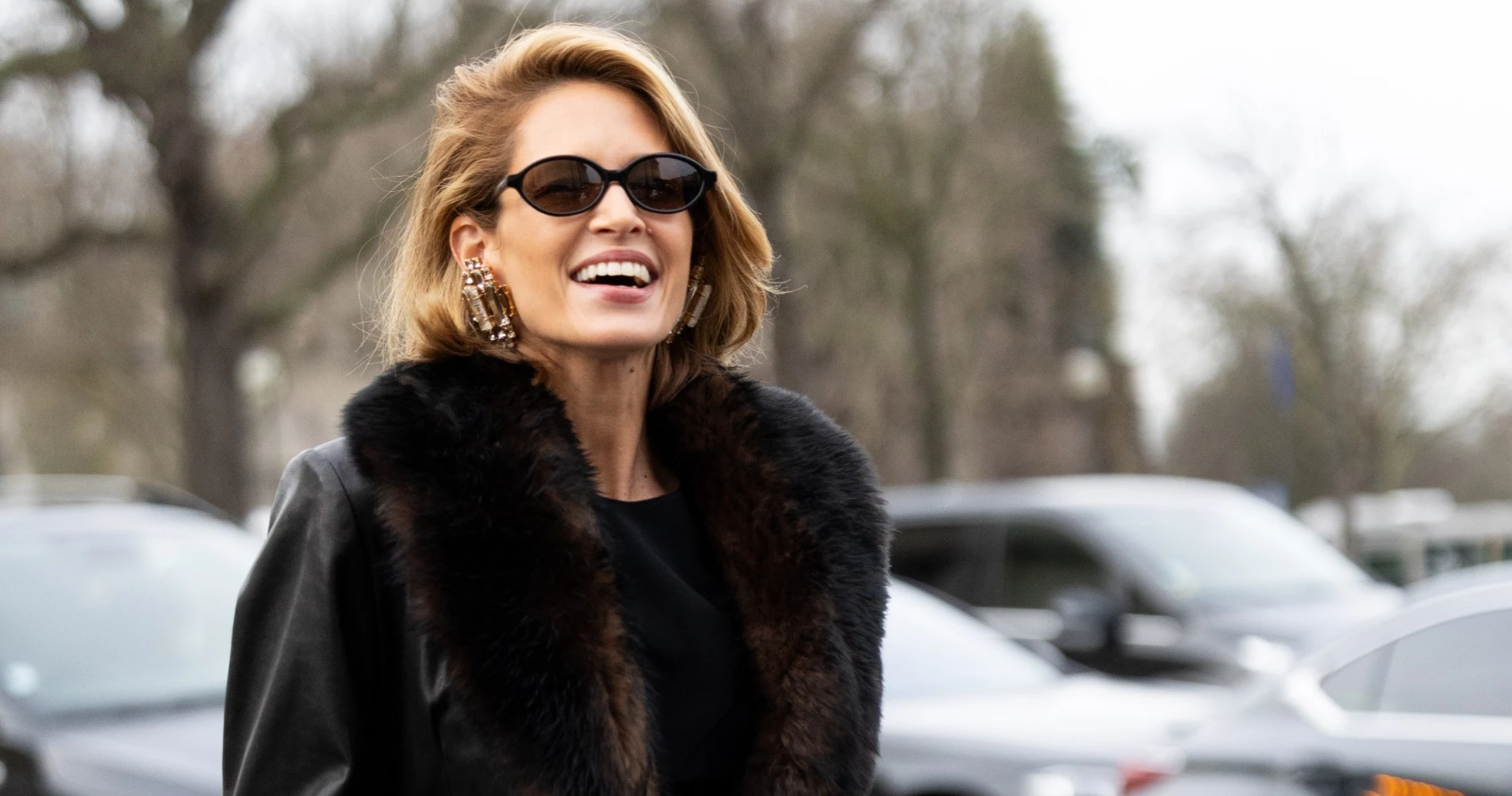 Αυτό το βελούδινο cushion foundation έρχεται στην συσκευασία-κόσμημα που θα ομορφύνει το boudoir σας