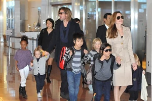 Ο πρώην σύζυγος της συντρόφου του Brad Pitt, Inés de Ramón παντρεύτηκε τη σωσία της