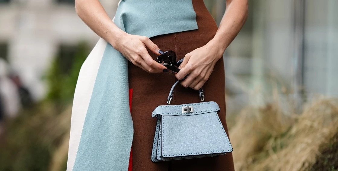 Τα χρώματα που θα κυριαρχήσουν στο πεντικιούρ της σεζόν