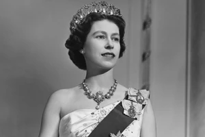 Meghan Markle | Γιατί η βασίλισσα Ελισάβετ δεν την άφησε να φορέσει την αγαπημένη της τιάρα στον γάμο της;