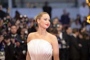 "Πιο ενοχλητική από ποτέ!": Η Jennifer Lawrence αποκαλύπτει ποια Kardashian την εκνευρίζει περισσότερο