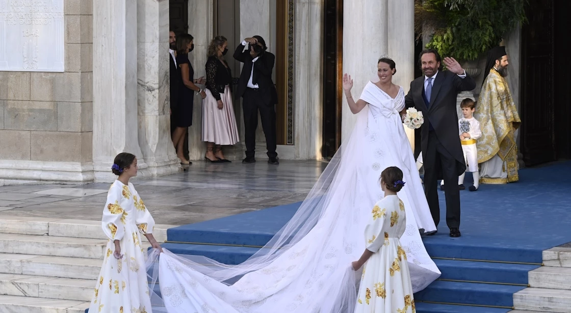 Nina Flohr | Ενθουσιασμένη από τις διακοπές της στην Ελλάδα