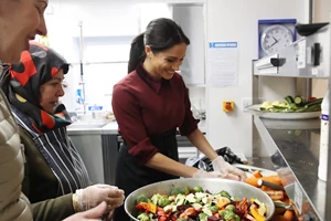 Η Meghan Markle φωτογραφίζει τον πρίγκιπα Archie και την πριγκίπισσα Lilibet | Τι πρόσεξαν οι βασιλικοί θαυμαστές;