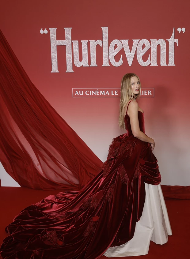 Αλεξάνδρα του Ανόβερου | Solo εμφάνιση στην πρεμιέρα της ταινίας "Ανεμορδαμένα ύψη" στο Παρίσι