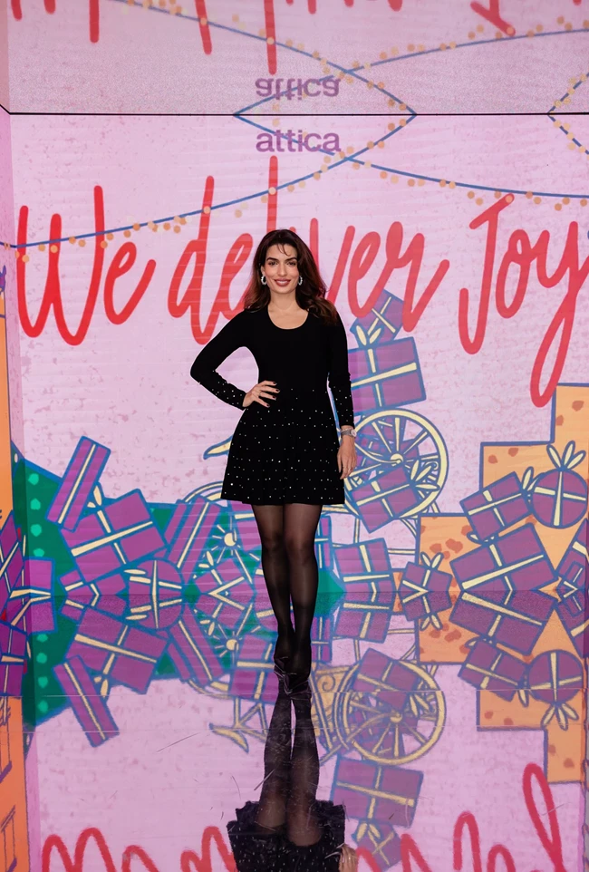 Η Τόνια Σωτηροπούλου με SIMKHAI, attica.