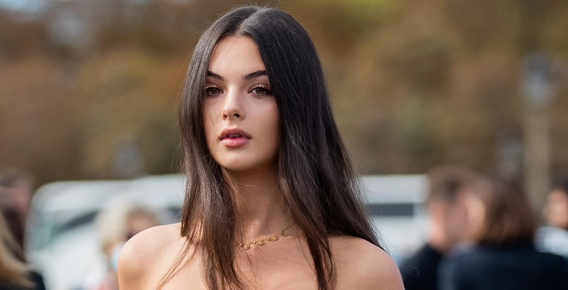 Η Emma Stone υιοθέτησε το κούρεμα που λατρεύουν τώρα όλα τα supermodels