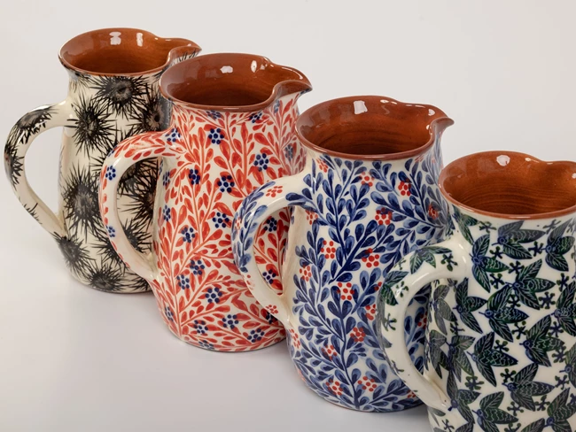 Χειροποίητες κεραμικές κανάτες επιζωγραφισμένες