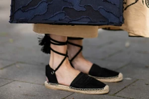 H Gigi Hadid επιβεβαίωσε με μία εμφάνιση την top τάση της σεζόν