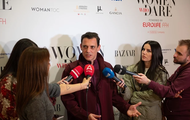 Ο Σταύρος Σβήγκος κατά τη διάρκεια των τηλεοπτικών του δηλώσεων