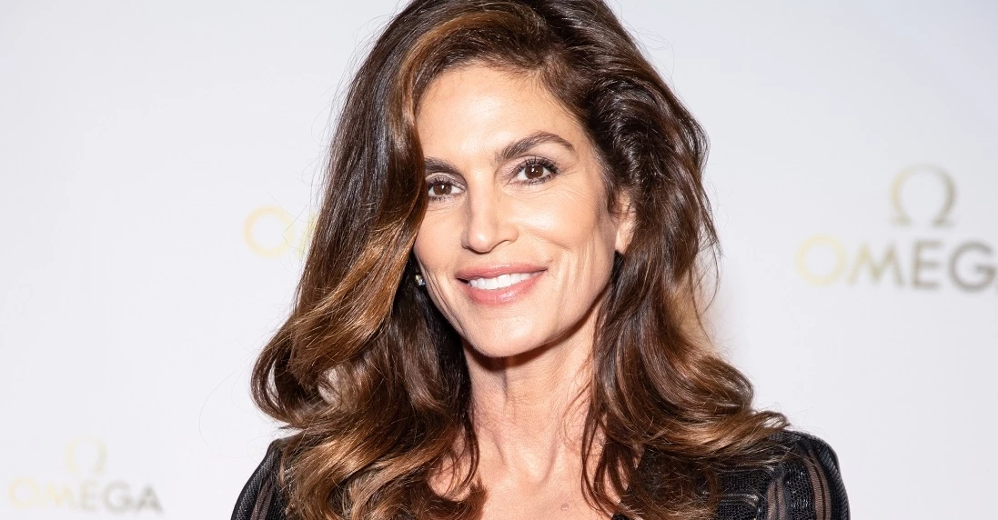 Amal Clooney | 3 αλλαγές στην εμφάνισή της που την έκαναν να δείχνει 10 χρόνια νεότερη