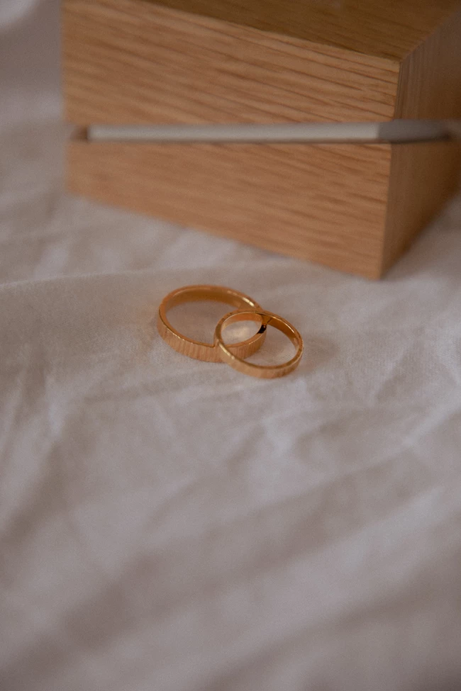 Made with love, for love | Οι ωραιότερες χειροποίητες βέρες, στέφανα, σταυροί και special occasion rings της σεζόν