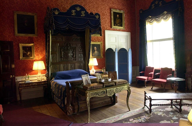 royal bedroom