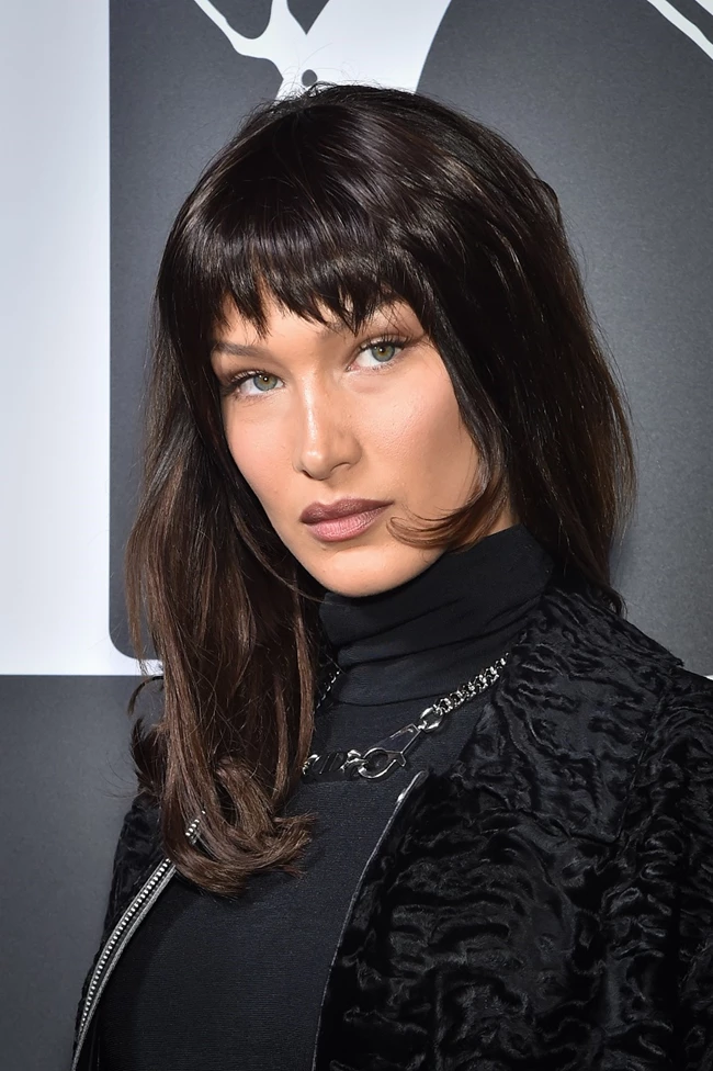 Η Bella Hadid έκοψε αφέλειες και θα σας πείσει να κάνετε το ίδιο