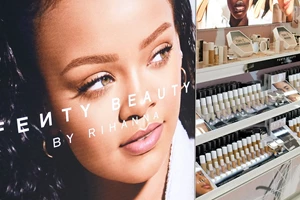 Rihanna | Είναι κι επίσημα δισεκατομμυριούχος