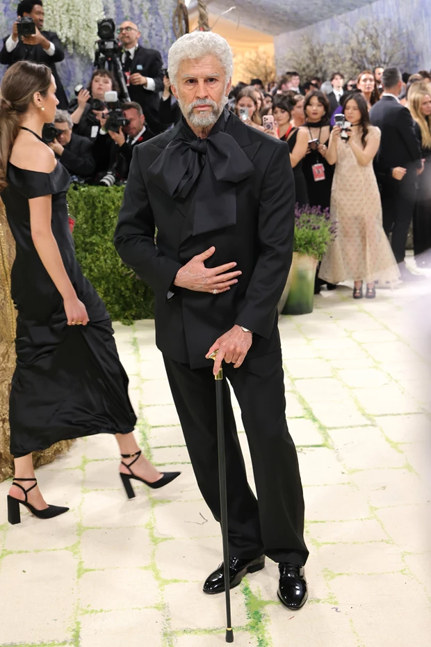 Δεν ήταν τυχαία η εμφάνιση με Zara | Ποιος είναι ο Johnny Pachecο, στον οποίο ο Bad Bunny απέτισε φόρο τιμής στο Met Gala του 2026;