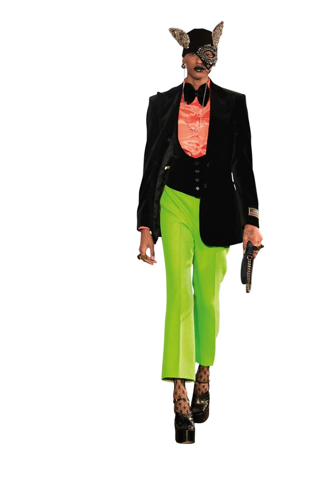 Τα cropped παντελόνια που είναι απαραίτητα στο στιλ του φετινού καλοκαιριού