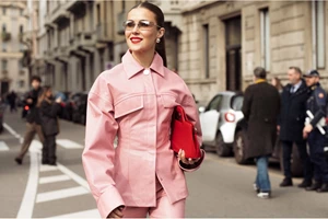 Μπήκε ο Απρίλιος | Τα καλύτερα looks για γυναίκες άνω των 50