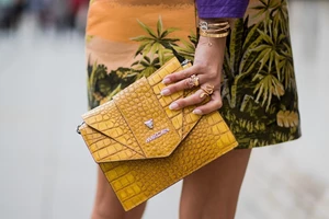 Nail Trends | Το χρώμα που θα αντικαταστήσει το μαύρο φέτος το χειμώνα